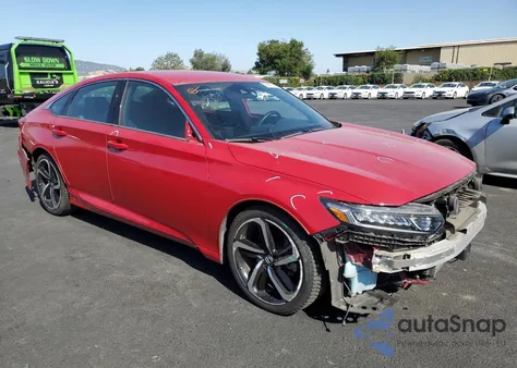 2018 Honda Accord Sport z USA, uszkodzony, nr VIN 1HGCV1F3XJA131410